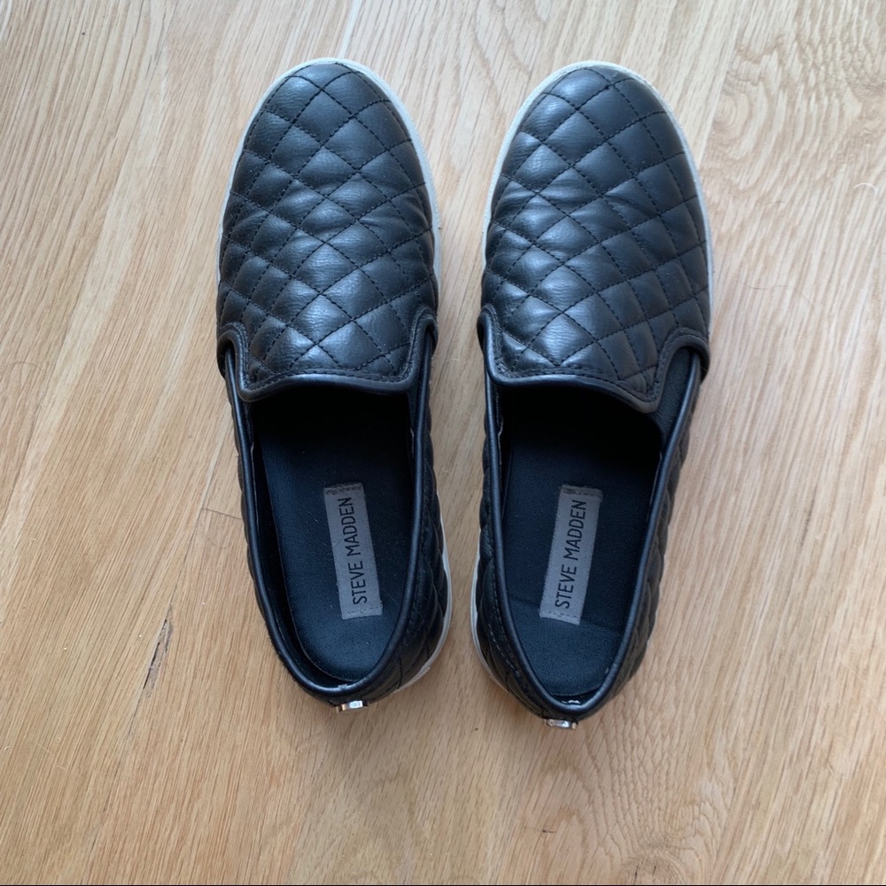 Steve Madden ECENTRCQ Black Quilted Slip Ons